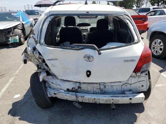 JTDKT903995254143 - 2009 TOYOTA YARIS WHITE photo 6