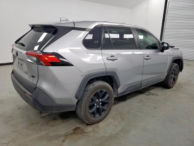 2T3H1RFV5NC189000 - 2022 TOYOTA RAV4 LE SILVER photo 3