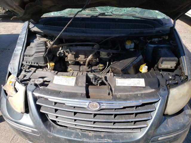 2C8GP54L25R122317 - 2005 CHRYSLER TOWN & COU TOURING GREEN photo 12