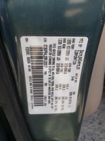 2C8GP54L25R122317 - 2005 CHRYSLER TOWN & COU TOURING GREEN photo 13