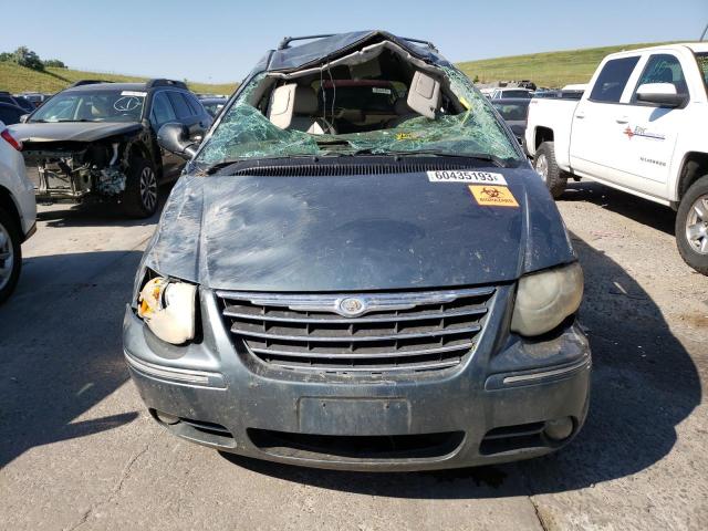 2C8GP54L25R122317 - 2005 CHRYSLER TOWN & COU TOURING GREEN photo 5