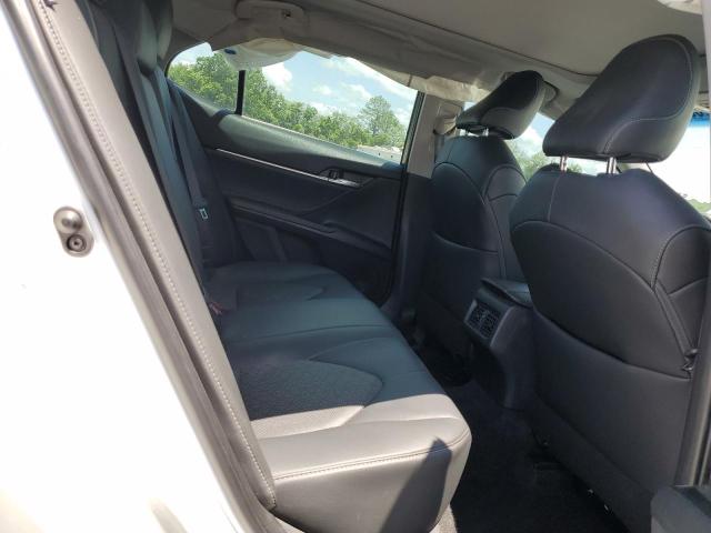 4T1B61HK4JU074482 - 2018 TOYOTA CAMRY XSE WHITE photo 10