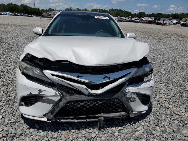 4T1B61HK4JU074482 - 2018 TOYOTA CAMRY XSE WHITE photo 5