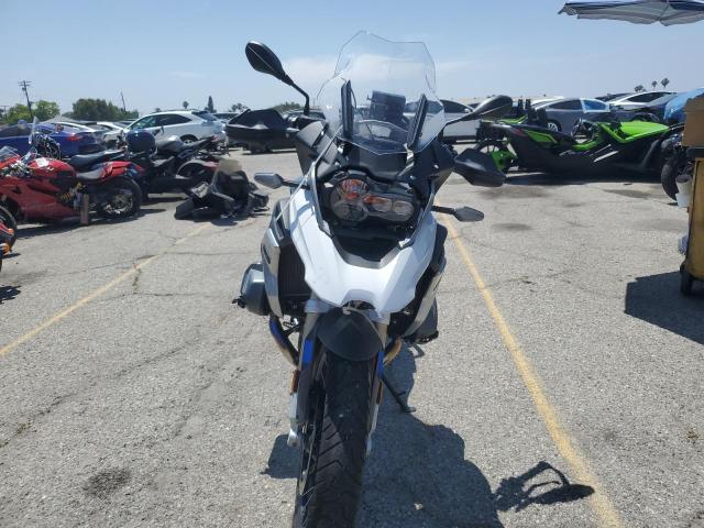 WB10M0308N6F86368 - 2022 BMW R 1250 GS WHITE photo 2