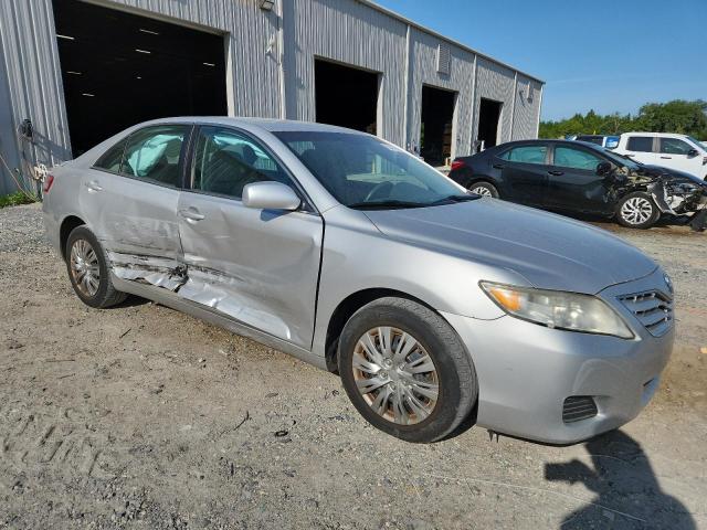 4T1BF3EK6BU671103 - 2011 TOYOTA CAMRY BASE Сріблястий фото 4