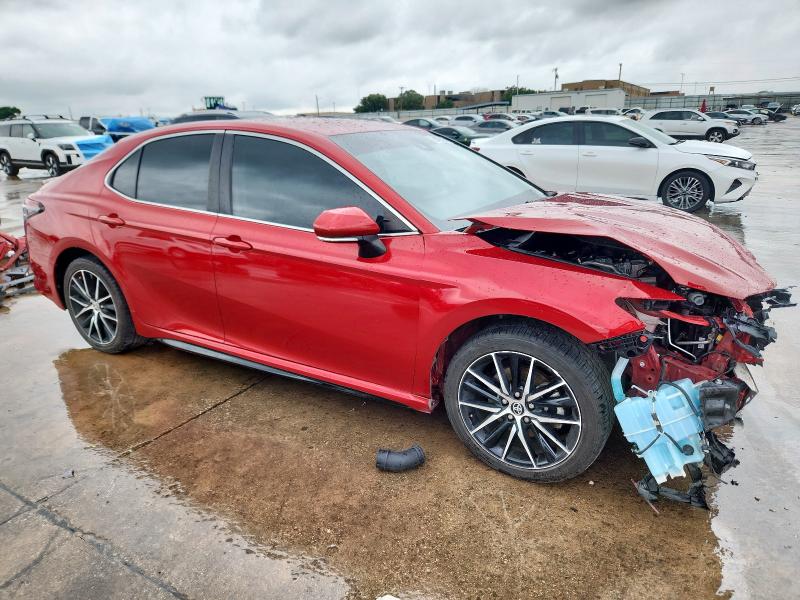 4T1G11AK4NU021849 - 2022 TOYOTA CAMRY SE 红色 照片 4