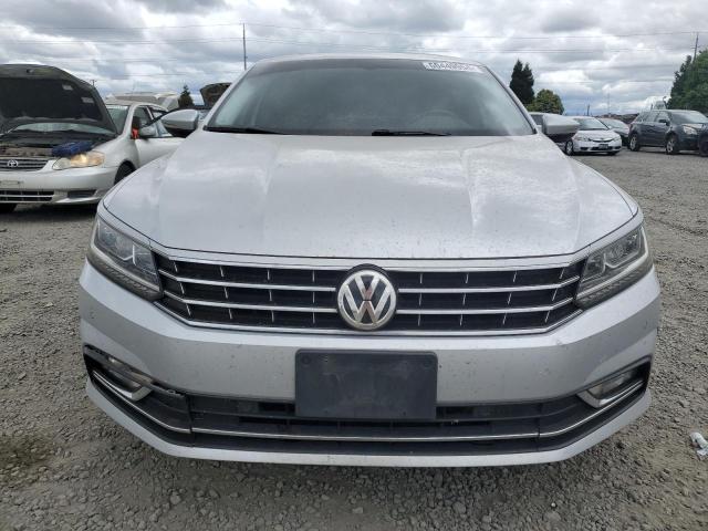 1VWGT7A39HC049261 - 2017 VOLKSWAGEN PASSAT SE SILVER photo 5