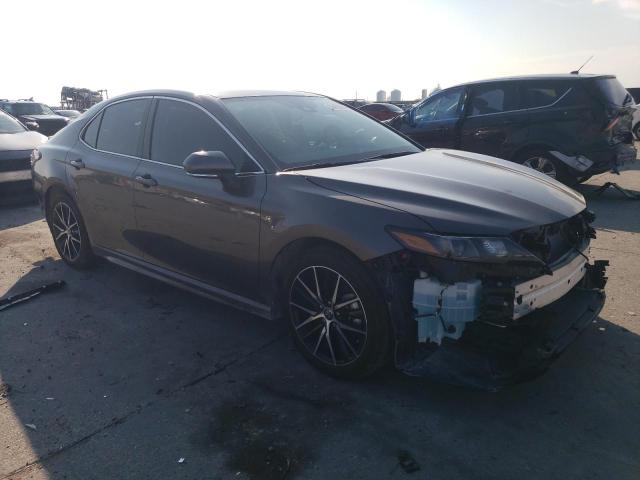 4T1G11AK4RU896046 - 2024 TOYOTA CAMRY SE NIGHT SHADE GRAY photo 4