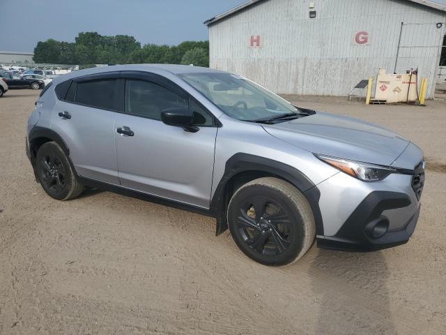 JF2GUABC8R8309358 - 2024 SUBARU CROSSTREK 银色 照片 4