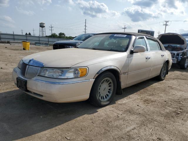 1LNFM83W1WY717686 - 1998 LINCOLN TOWN CARTIER CREAM photo 1