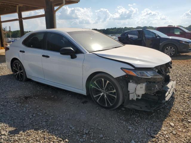 4T1B11HK1JU551139 - 2018 TOYOTA CAMRY L 白色 照片 4