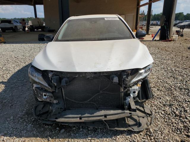 4T1B11HK1JU551139 - 2018 TOYOTA CAMRY L 白色 照片 5