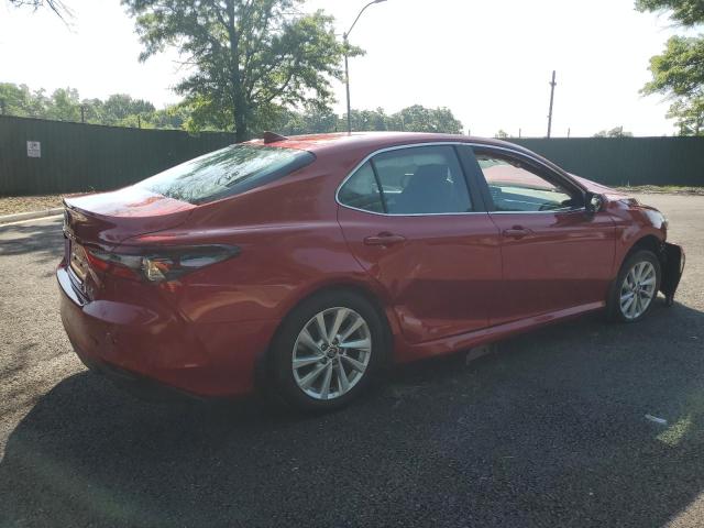 4T1C11AK9PU175166 - 2023 TOYOTA CAMRY LE 红色 照片 3