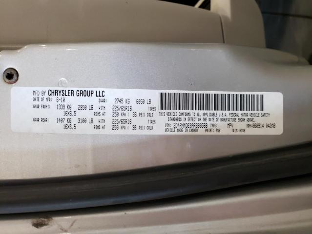 2D4RN4DE0AR380568 - 2010 DODGE GRAND CARA SE SILVER photo 13