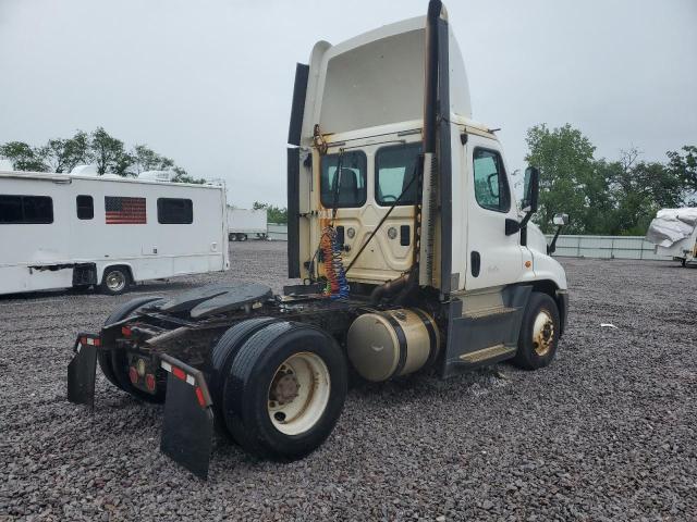 1FUBGEDV8GLHC5756 - 2016 FREIGHTLINER CASCADIA 1 Սպիտակ լուսանկար 4