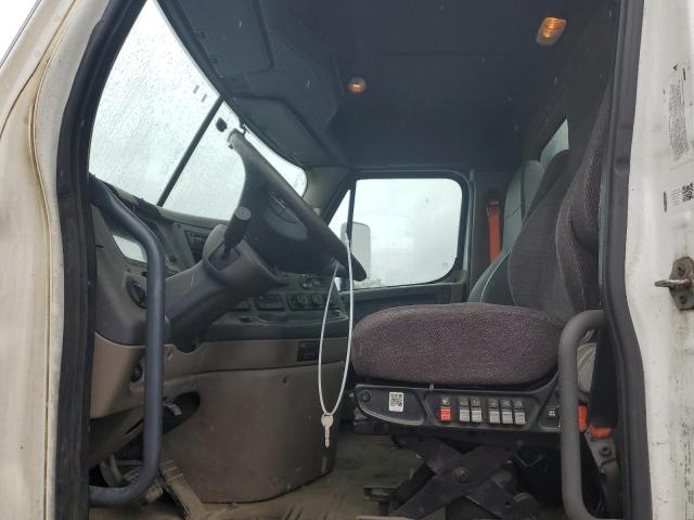 1FUBGEDV8GLHC5756 - 2016 FREIGHTLINER CASCADIA 1 Սպիտակ լուսանկար 5