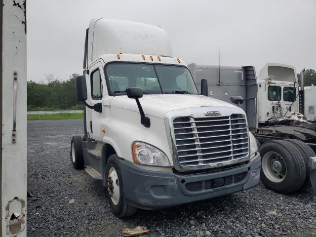 2015 FREIGHTLINER CASCADIA, null