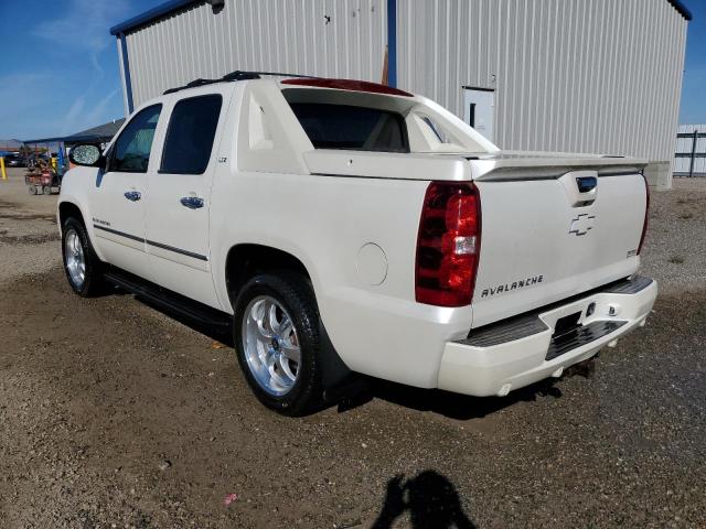 3GNTKGE77CG235914 - 2012 CHEVROLET AVALANCHE LTZ WHITE photo 3