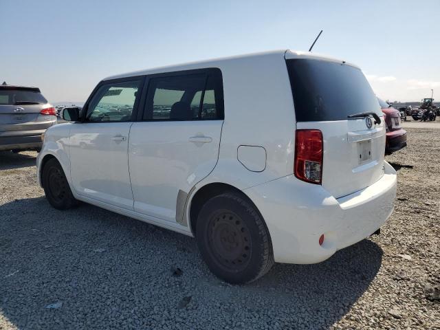JTLZE4FEXB1120134 - 2011 TOYOTA SCION XB WHITE photo 2
