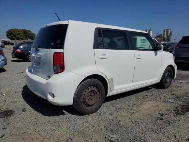 JTLZE4FEXB1120134 - 2011 TOYOTA SCION XB WHITE photo 3