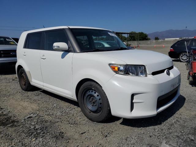 JTLZE4FEXB1120134 - 2011 TOYOTA SCION XB WHITE photo 4