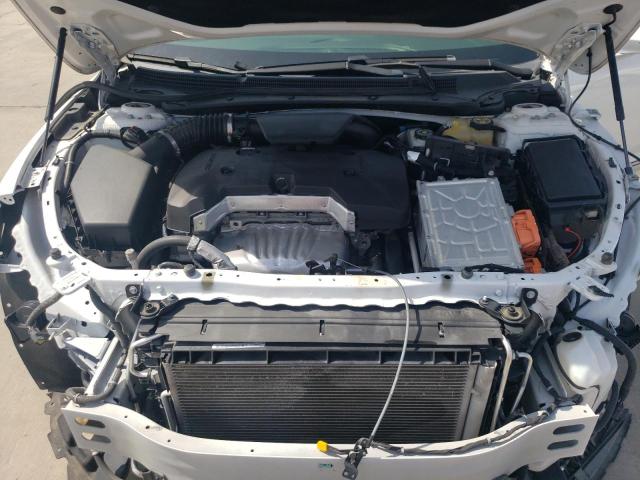 1G4ZP5SZ7JU125790 - 2018 BUICK LACROSSE ESSENCE თეთრი ფოტო 11