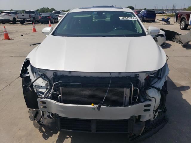 1G4ZP5SZ7JU125790 - 2018 BUICK LACROSSE ESSENCE თეთრი ფოტო 5