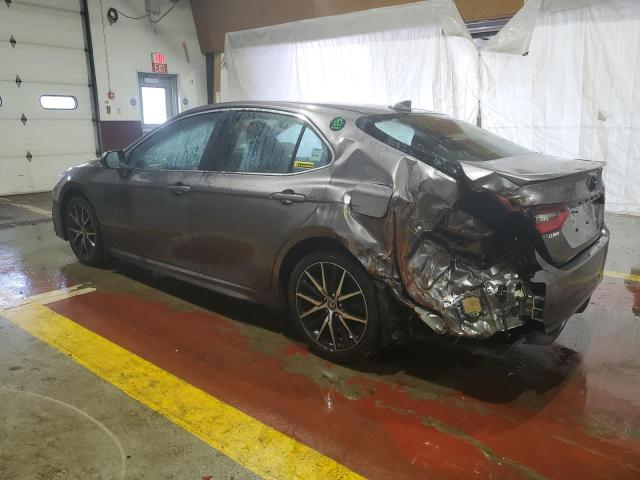 4T1G11BK2RU115796 - 2024 TOYOTA CAMRY SE NIGHT SHADE CHARCOAL photo 2