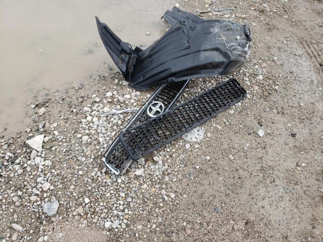 JTKDE167180271294 - 2008 TOYOTA SCION TC WHITE photo 12