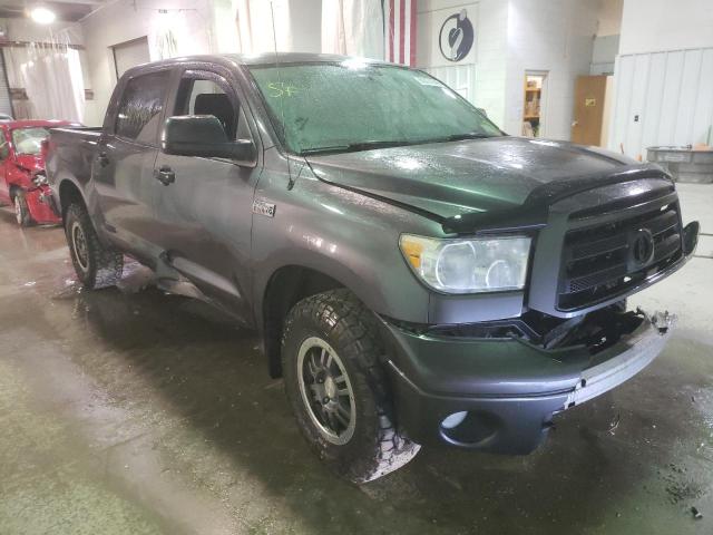 5TFDY5F1XDX292406 - 2013 TOYOTA TUNDRA CREWMAX SR5 GRAY photo 1