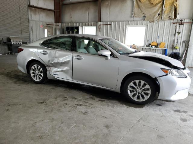 JTHBW1GG8F2081616 - 2015 LEXUS ES 300H SILVER photo 4