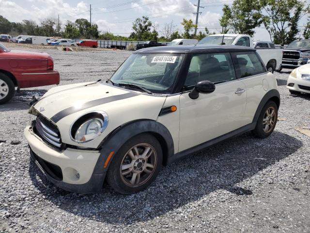 2013 MINI COOPER, 