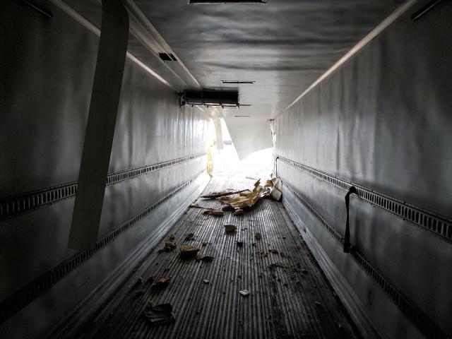 1UYVS2532FM002401 - 2015 ARO TRAILER WHITE photo 5