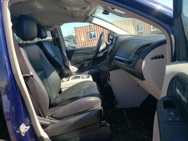 2C4RC1BG1ER124936 - 2014 CHRYSLER TOWN & COU TOURING Blau Foto 5