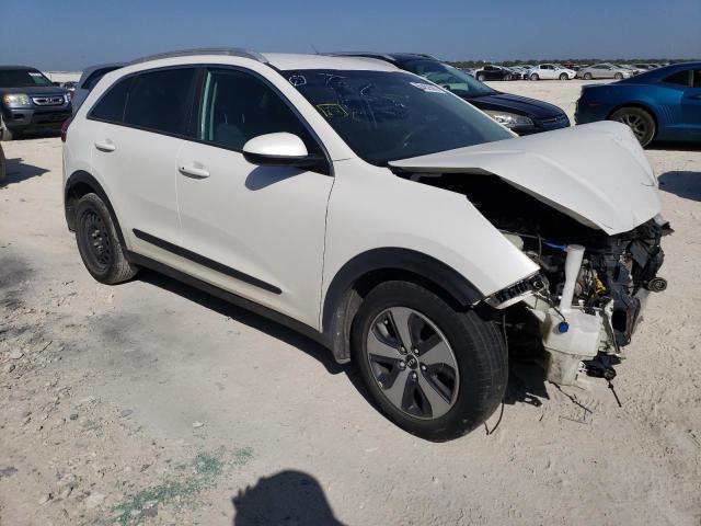 KNDCB3LC9H5049324 - 2017 KIA NIRO FE WHITE photo 4