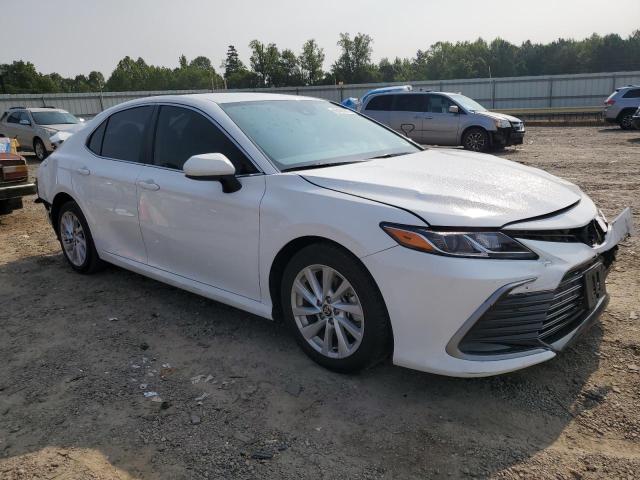 4T1C11AK3RU917290 - 2024 TOYOTA CAMRY LE 白色 照片 4