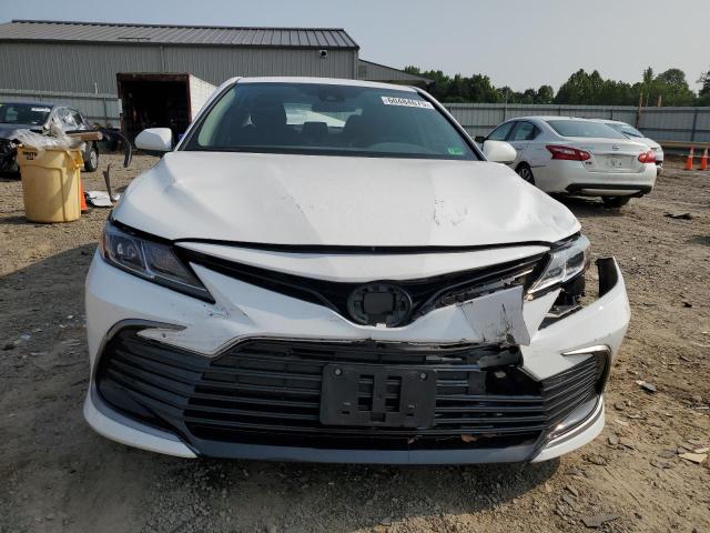 4T1C11AK3RU917290 - 2024 TOYOTA CAMRY LE 白色 照片 5