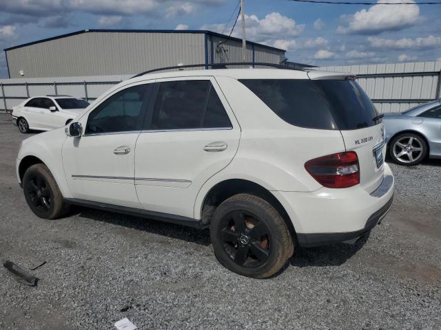 4JGBB22E68A389672 - 2008 MERCEDES-BENZ ML 320 CDI WHITE photo 2