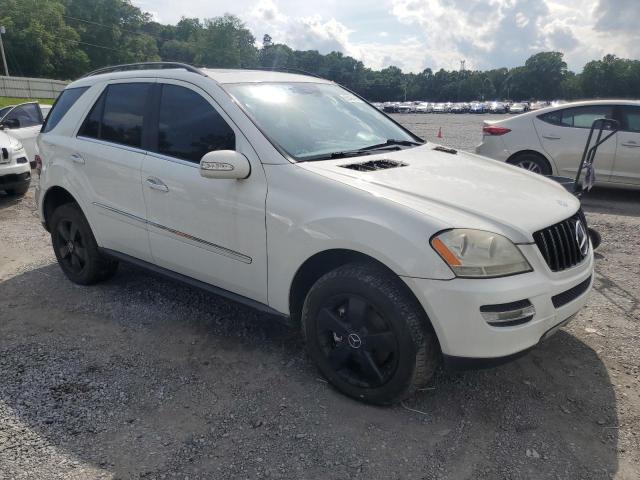 4JGBB22E68A389672 - 2008 MERCEDES-BENZ ML 320 CDI WHITE photo 4