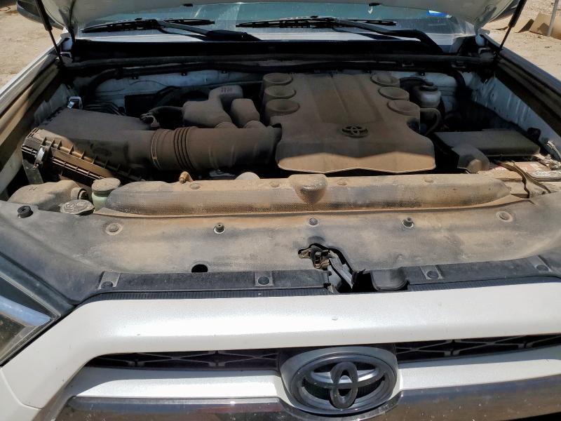 JTEZU5JR1K5207147 - 2019 TOYOTA 4RUNNER SR5 白色 照片 12