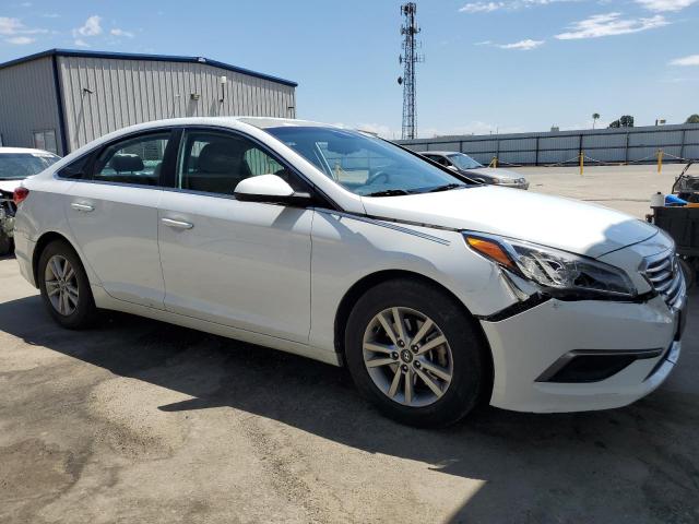 5NPE24AF0GH359887 - 2016 HYUNDAI SONATA SE WHITE photo 4