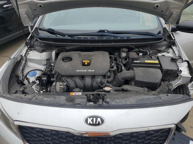 3KPFK4A7XHE047207 - 2017 KIA FORTE LX SILVER photo 11