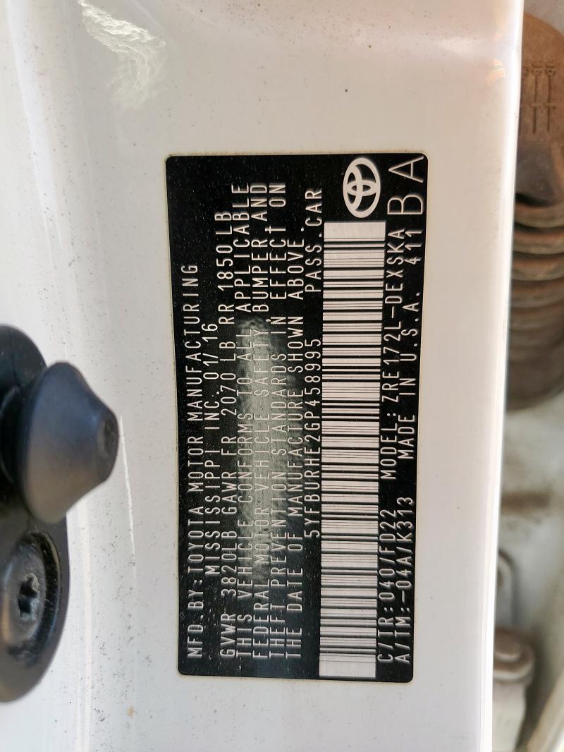 5YFBURHE2GP458995 - 2016 TOYOTA COROLLA L WHITE photo 12