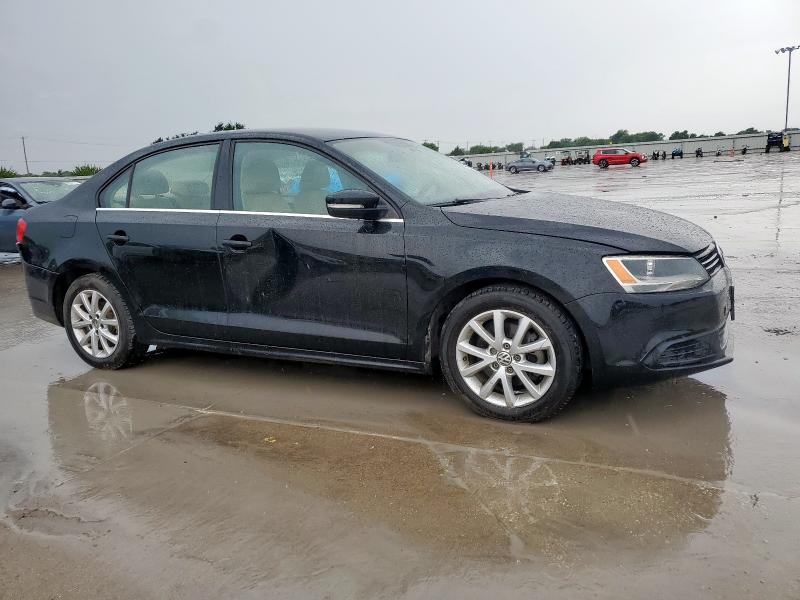 3VWDX7AJ6DM212379 - 2013 VOLKSWAGEN JETTA SE 黑色 照片 4