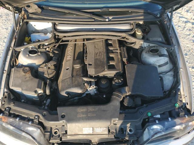WBAEN33464PC13040 - 2004 BMW 325 IT SILVER photo 11