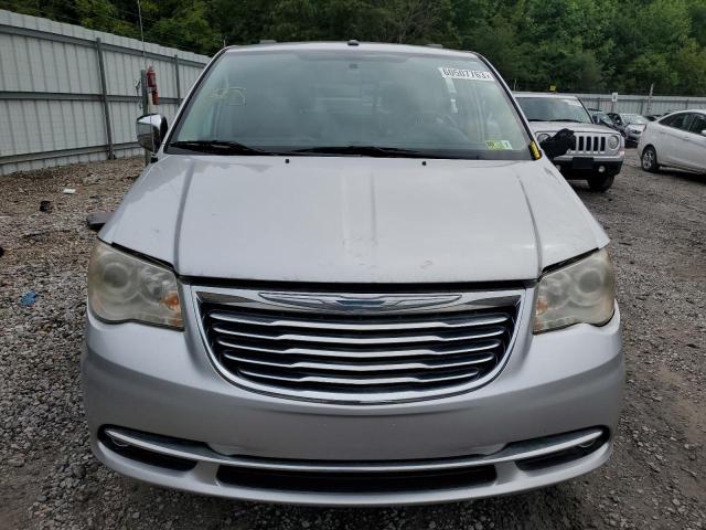 2A4RR6DG2BR712620 - 2011 CHRYSLER TOWN & COU LIMITED SILVER photo 5