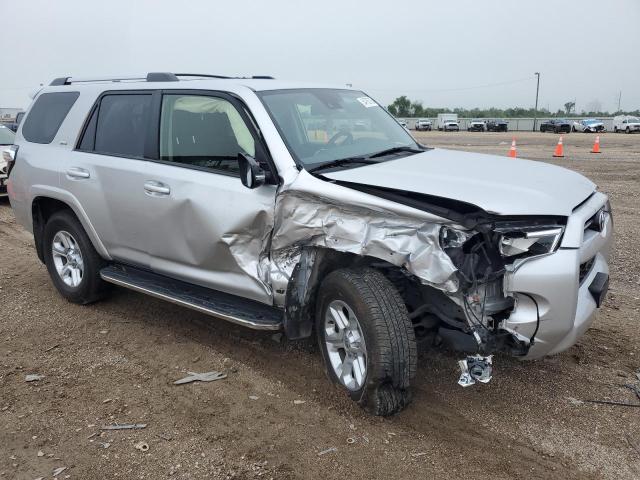 JTEFU5JR6P5297888 - 2023 TOYOTA 4RUNNER SR5 SILVER photo 4