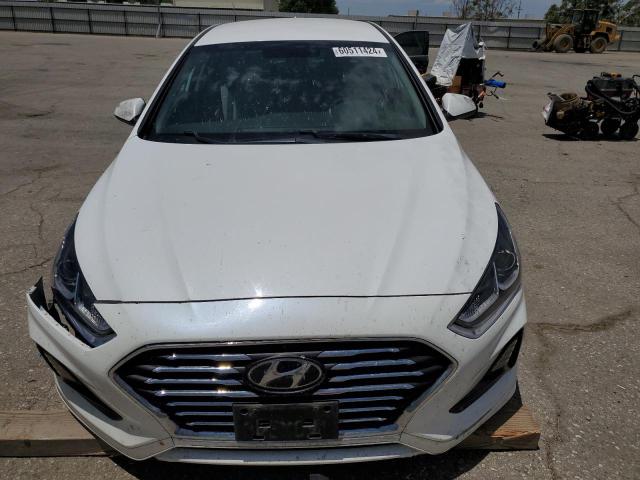 5NPE24AF4KH814930 - 2019 HYUNDAI SONATA SE WHITE photo 5