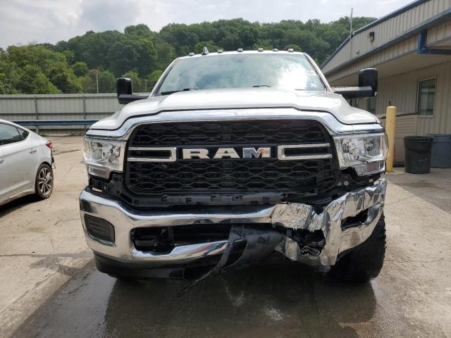 3C6UR5CJ3KG714736 - 2019 RAM 2500 TRADESMAN Beyaz fotoğraf 5