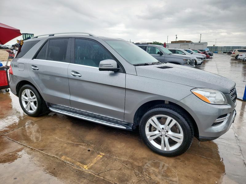 4JGDA5JB7FA514955 - 2015 MERCEDES-BENZ ML 350 灰色 照片 4